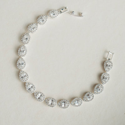 Coco Noemi pear crystal bracelet (silver)