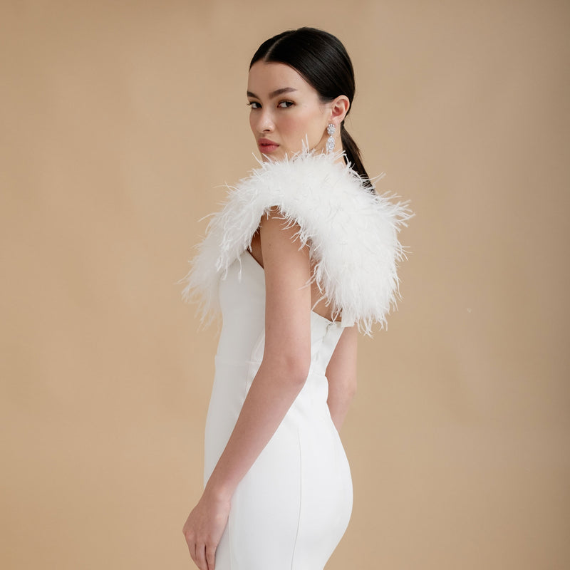 Ivory ostrich feather cape - Liberty in Love