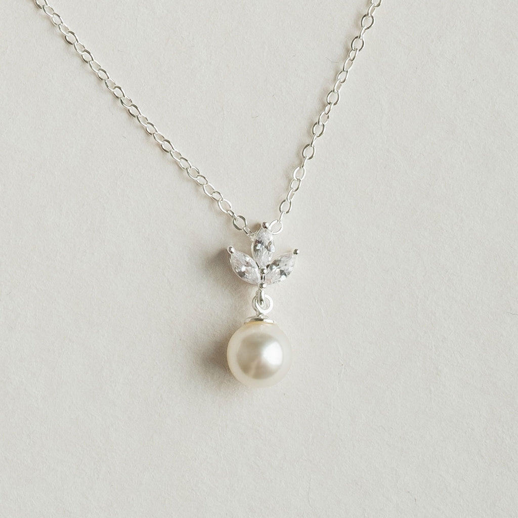 MIKIMOTO Droplet Pearl popular Necklace