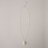 Single teardrop pearl pendant necklace (silver) - Liberty in Love