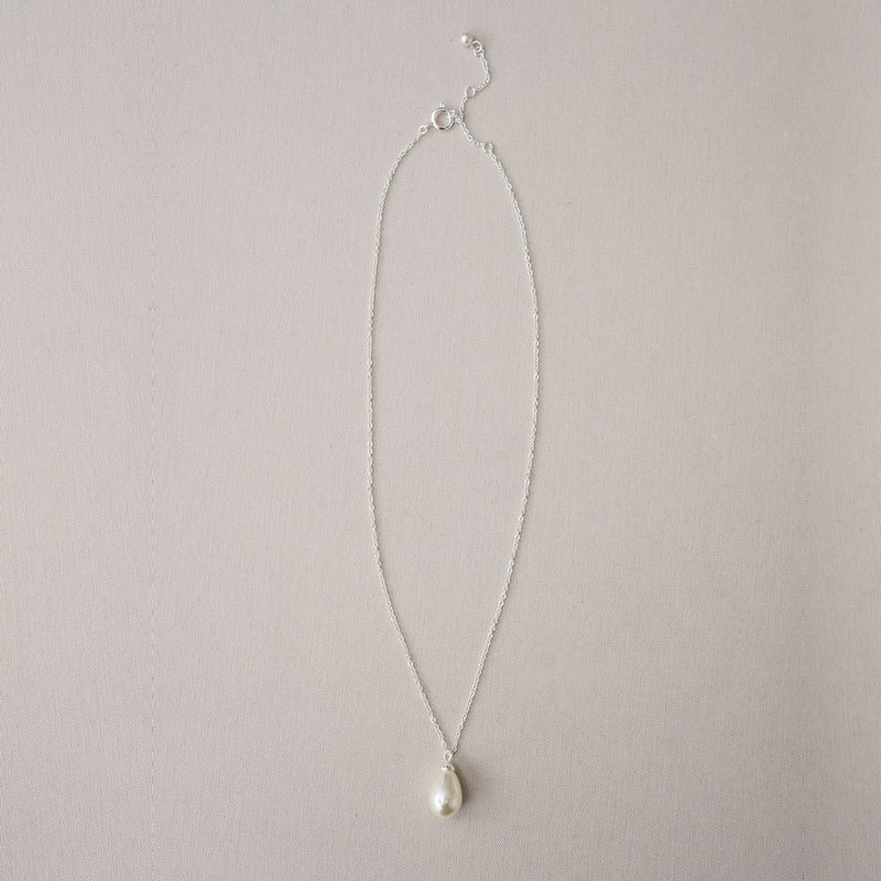 Single teardrop pearl pendant necklace (silver) - Liberty in Love