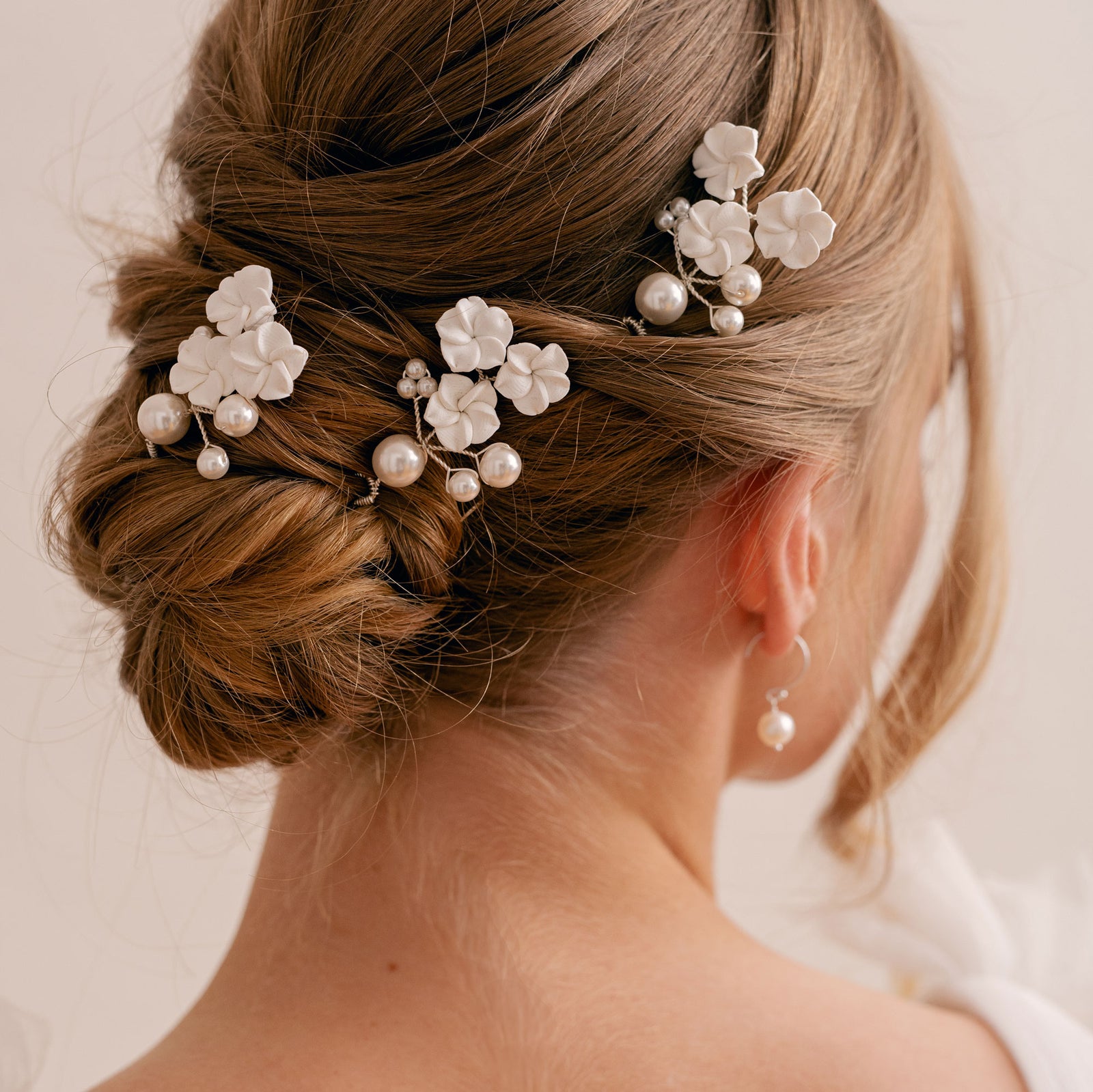 Porcelain Flower Bridal Hair Pins Set buy - Addie