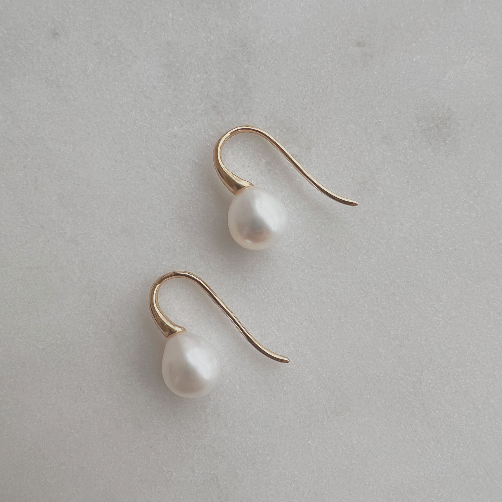 14K Solid Gold Pearl Earrings, Easy Italian Hook hot Earrings, Fine Ear Wire Jewelry